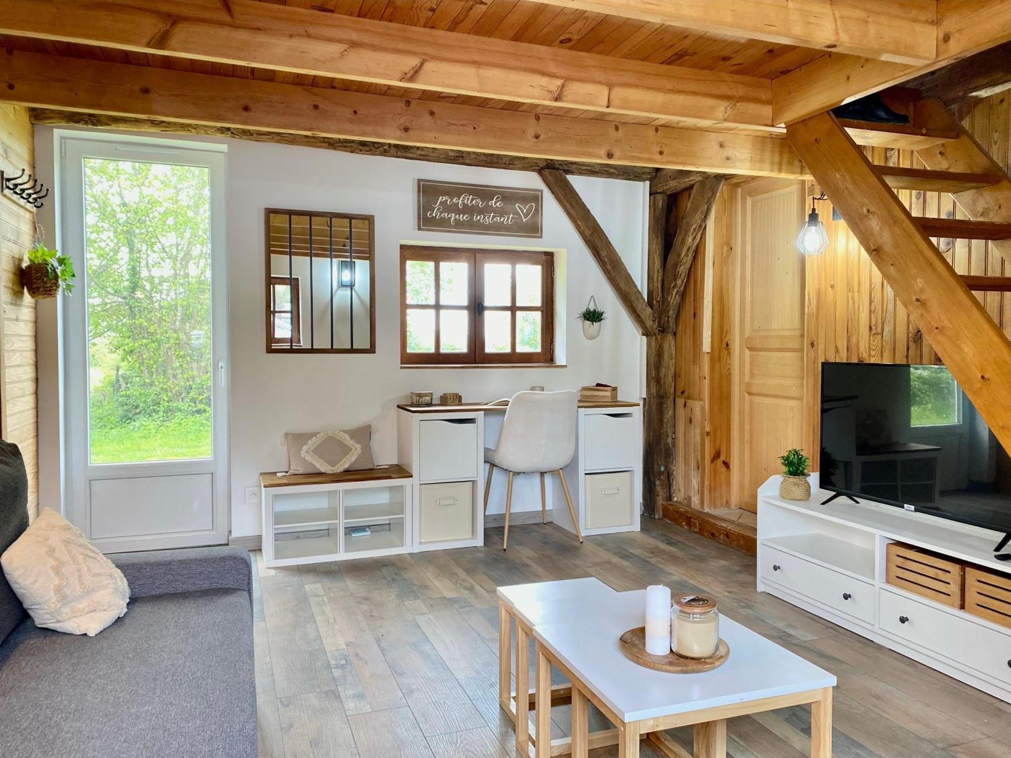 Aux Petites Portes Du Morvan Montlay-en-Auxois Luaran gambar